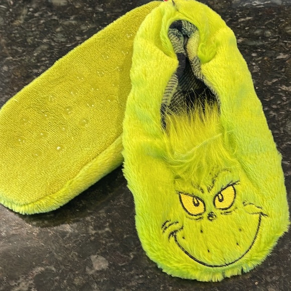 🎄GRINCH🎄NON-SKID SLIP-ON SLIPPERS GREAT GIFT IDEA!! NWT - Picture 6 of 7